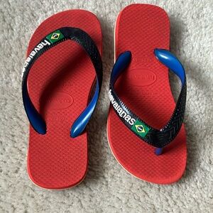 Toddler size 11 toddler flip flops